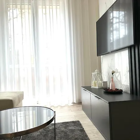 White Apartament Czestochowa Centrum 2-Bedroom Exterior photo