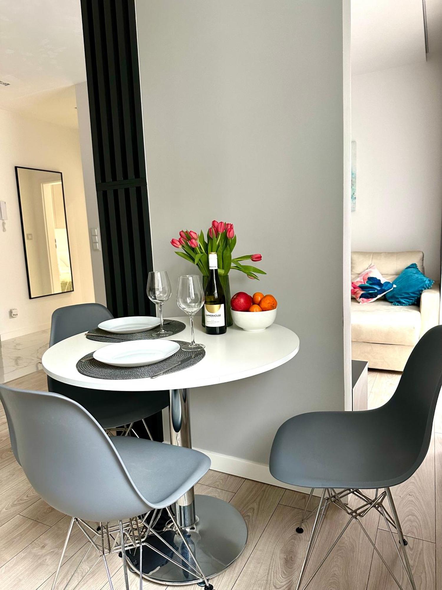 White Centrum 2-bedroom Czestochowa